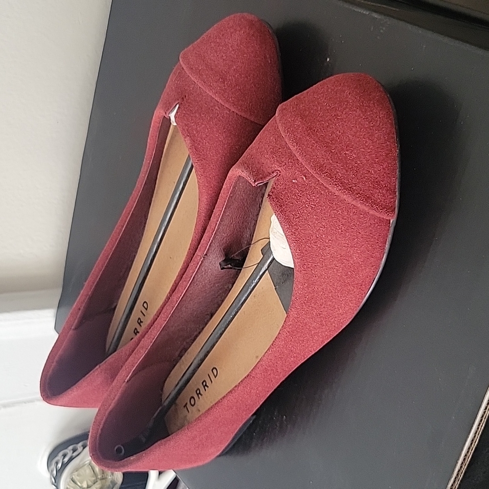 Torrid Size 8 Red Flats NWT